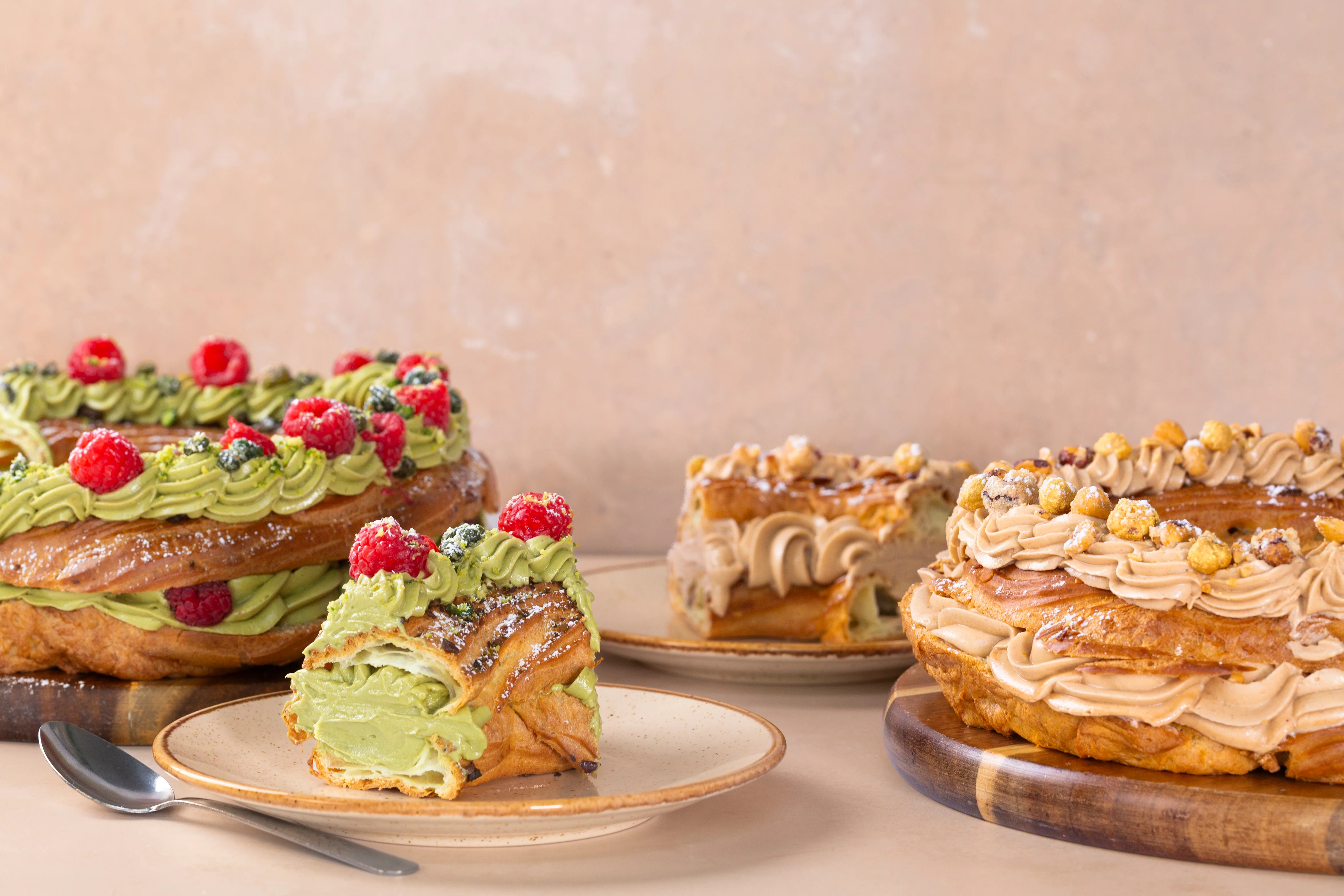 Praline Paris Brest Celebration Crown - Image 3